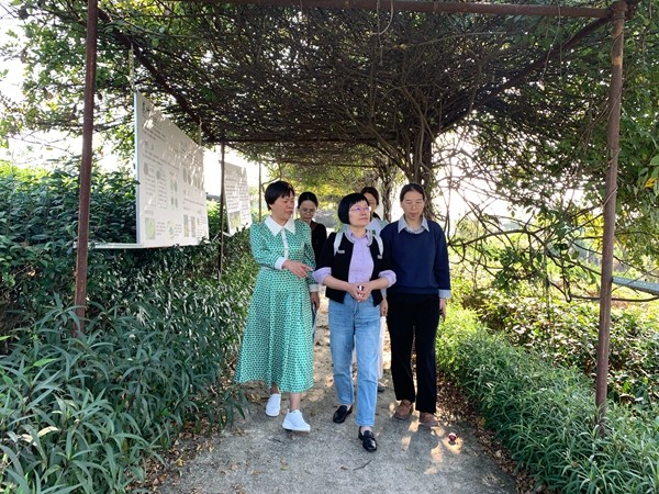 湖南农业大学专家到广西热作所交流指导