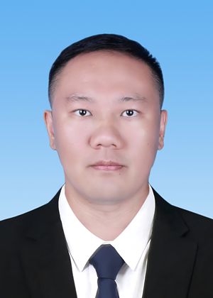 何江蓝底_副本.jpg
