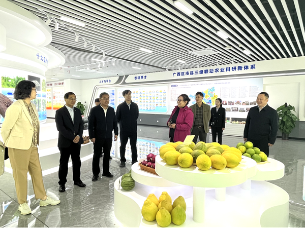 山西农业大学党委书记廖允成一行到广西农业科学院调研