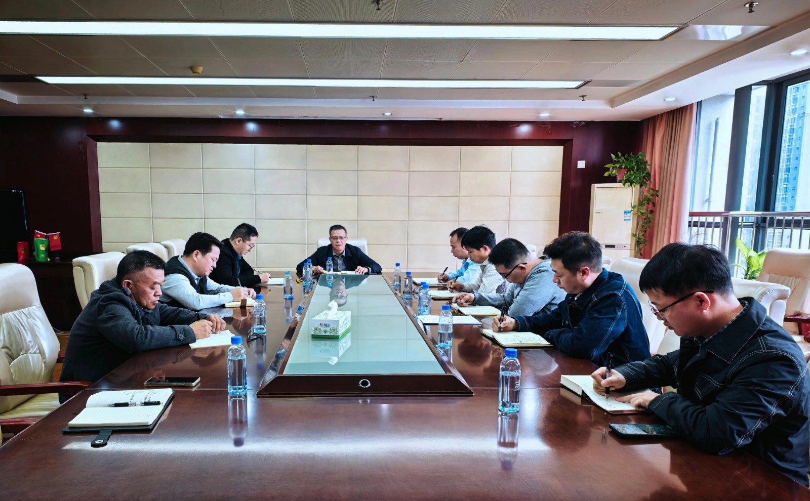 院党组成员、副院长陈振东专题听取科研基地建设管理情况汇报