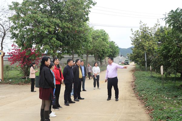 自治区农业农村厅调研组到广西南亚所开展热作产业发展部署工作专题调研